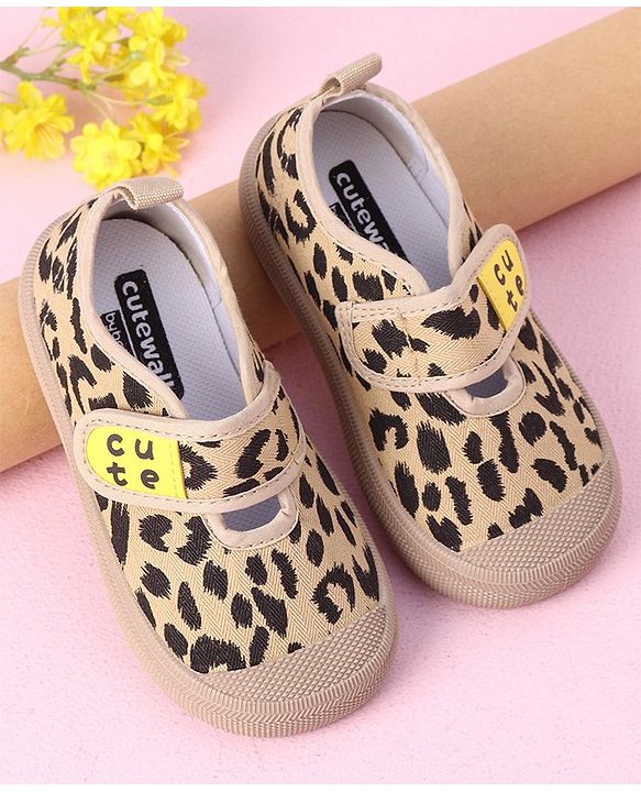 Cute Walk by Babyhug Velcro Closure Casual Shoes- Pink