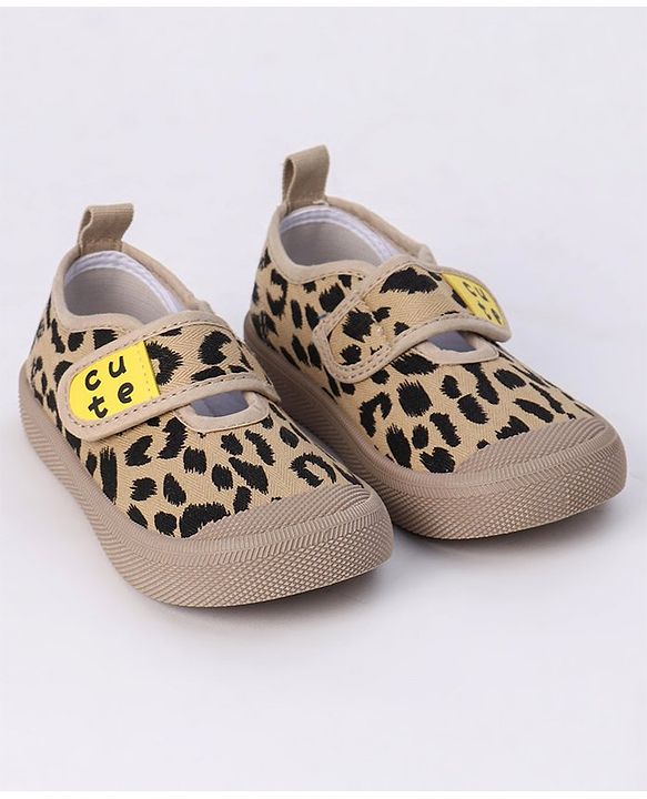 Cute Walk by Babyhug Velcro Closure Casual Shoes- Pink