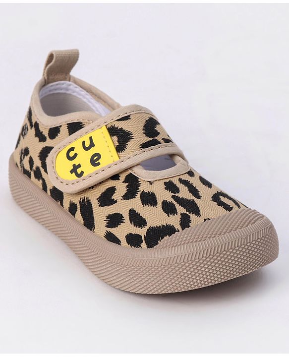 Cute Walk by Babyhug Velcro Closure Casual Shoes- Pink