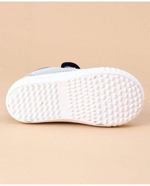 Cute Walk by Babyhug Casual Shoes Solid- Grey
