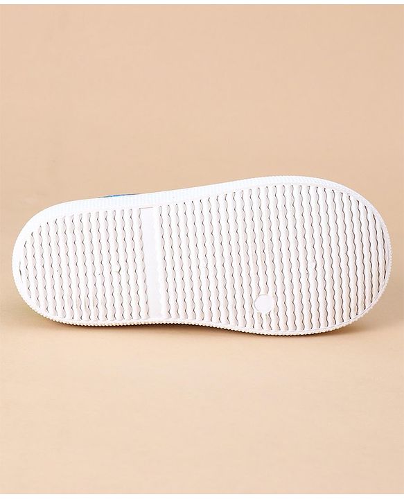 Cute Walk by Babyhug Casual Shoes Solid - Green Blue