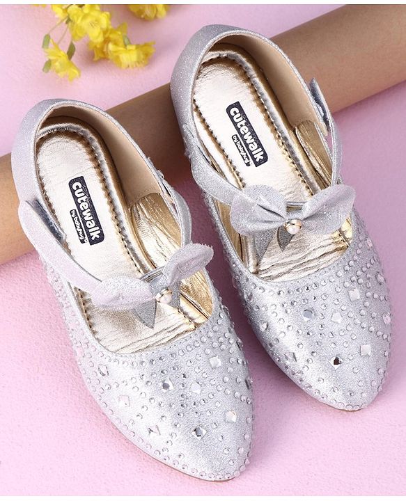 Cute Walk by Babyhug Sandals With Velcro Closure - Silver
