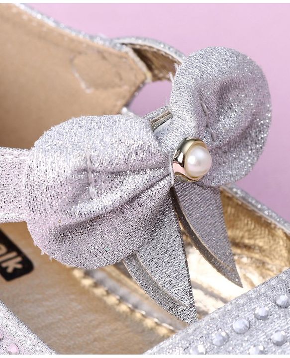 Cute Walk by Babyhug Sandals With Velcro Closure - Silver