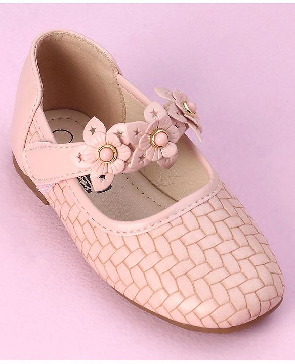 Cute Walk by Babyhug Sandals Flower Applique- Pink