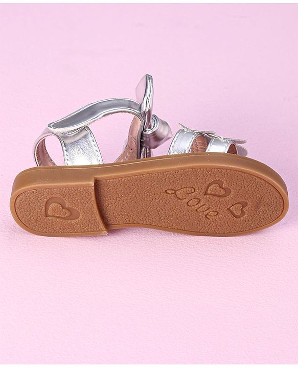 Cute Walk by Babyhug Sandals Glittered Heart Applique - Silver