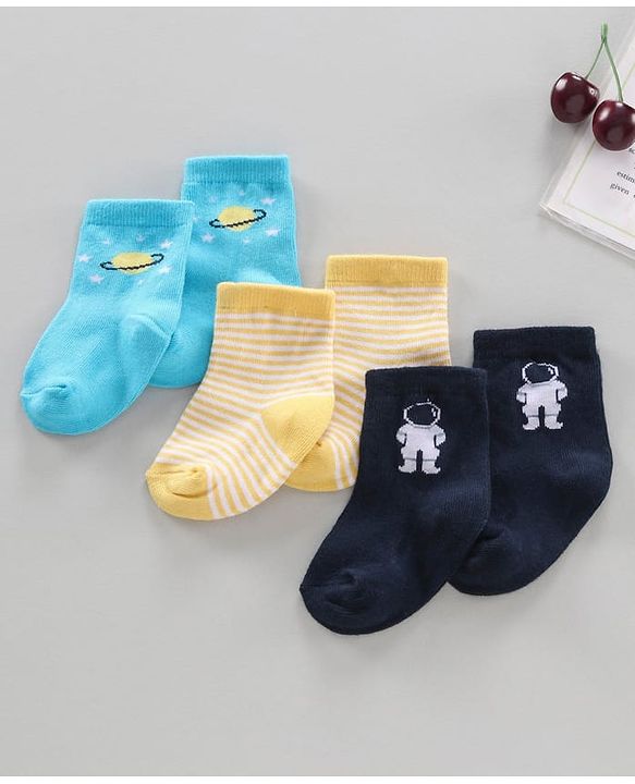 Cutewalk by Babyhug Ankle Length Anti-bacterial Cotton Blend Knit Socks Design Pack of 3 - Multicolour
