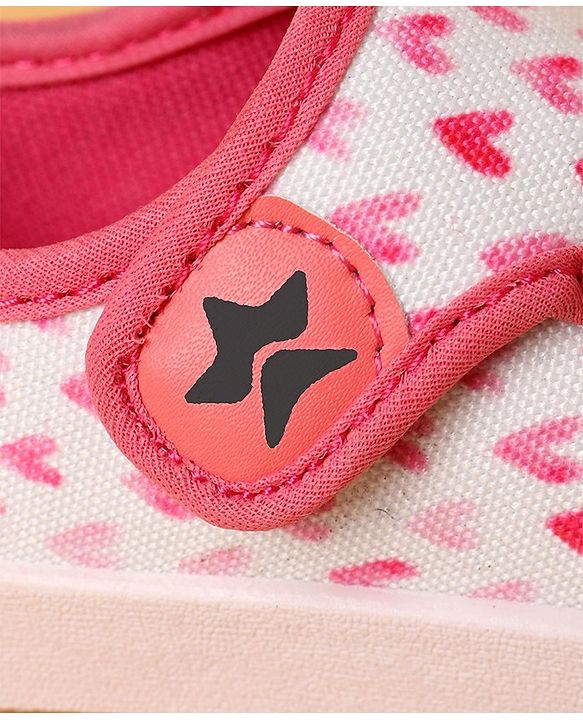 Cute Walk by Babyhug Casual Shoes With Velcro Closure Heart Print - Light Pink (Logo Colour May Vary)