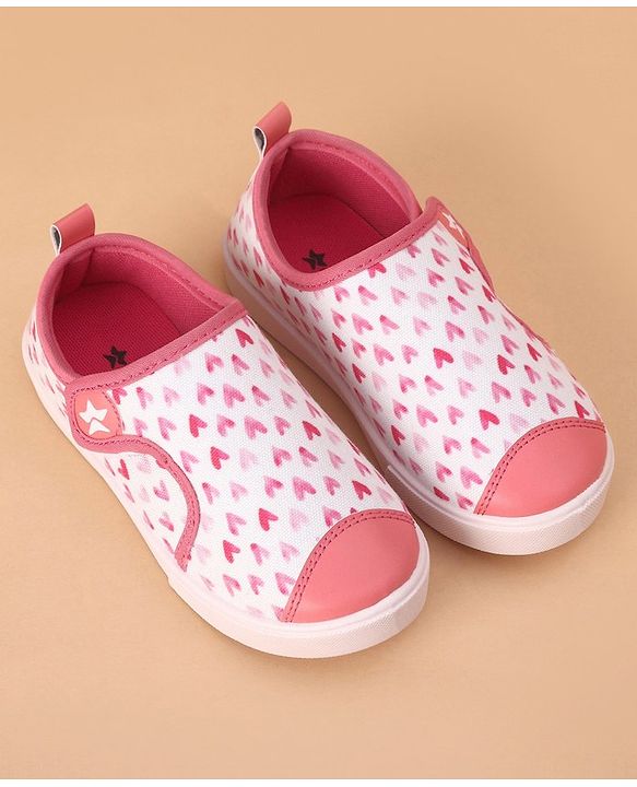 Cute Walk by Babyhug Casual Shoes With Velcro Closure Heart Print - Light Pink (Logo Colour May Vary)