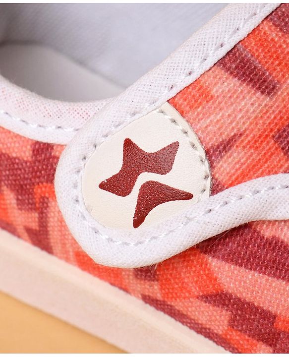 Cute Walk by Babyhug Casual Shoes With Velcro Closure - Red White