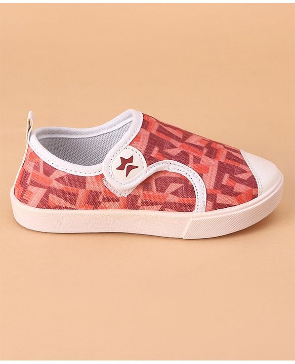 Cute Walk by Babyhug Casual Shoes With Velcro Closure - Red White