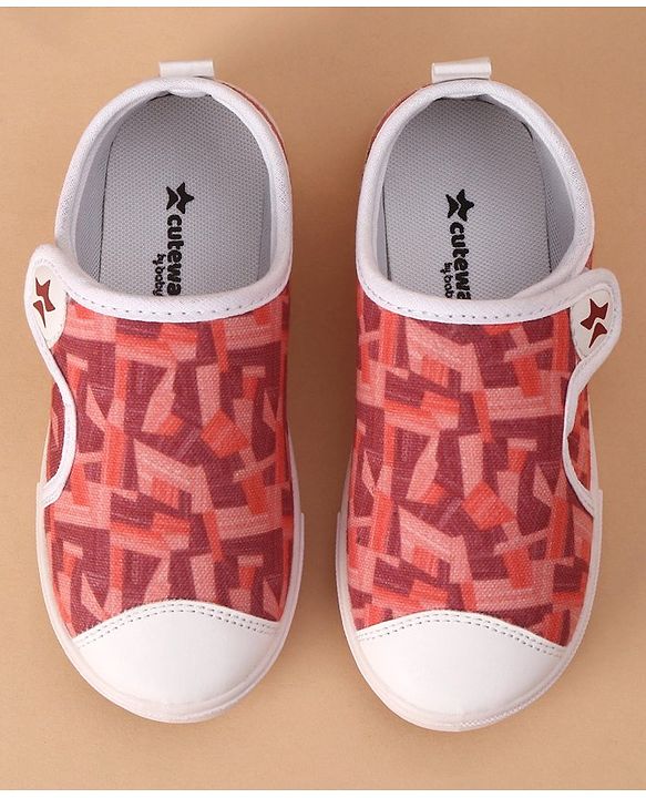 Cute Walk by Babyhug Casual Shoes With Velcro Closure - Red White