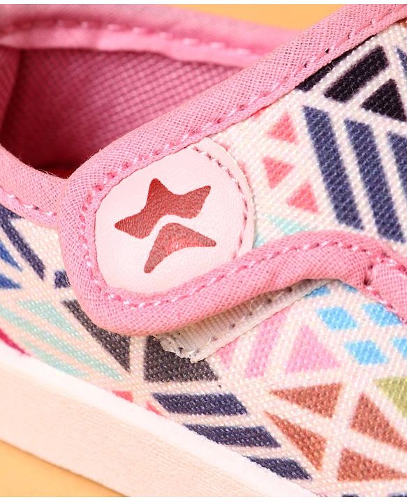 Cute Walk by Babyhug Casual Shoes With Velcro Closure Geometric Print - Light Pink