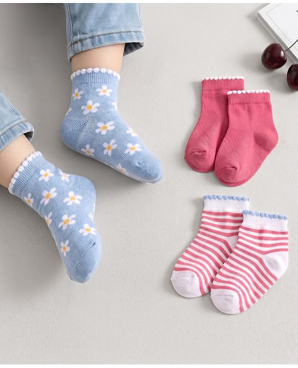 Cutewalk By Babyhug Anti Bacterial Ankle Length Non Terry Socks Floral Design Pack of 3- Pink