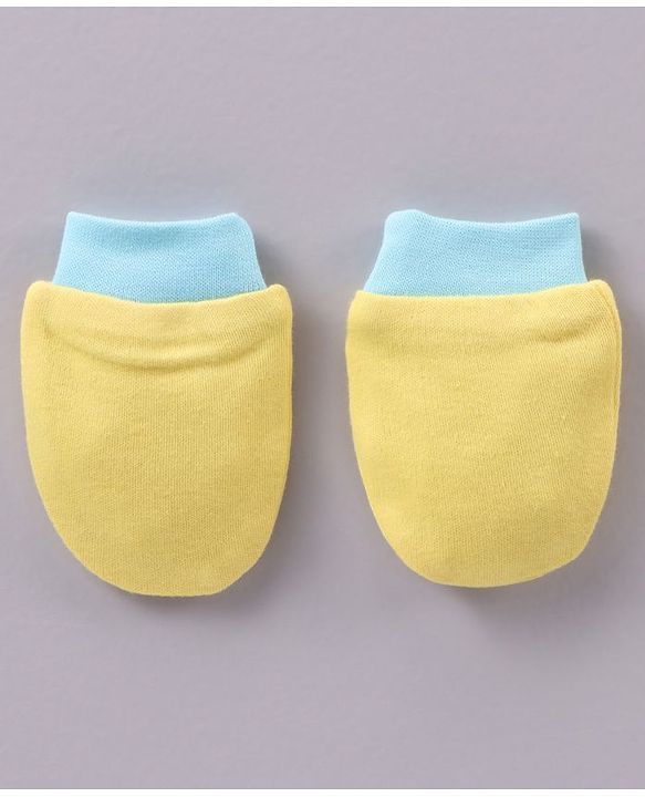 Babyhug 100% Cotton Cap Mittens & Booties Bear Print Yellow - Diameter 11 cm