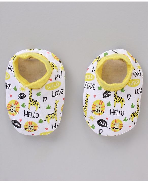 Babyhug 100% Cotton Cap Mittens And Booties White Yellow - Cap Diameter 11.5 cm
