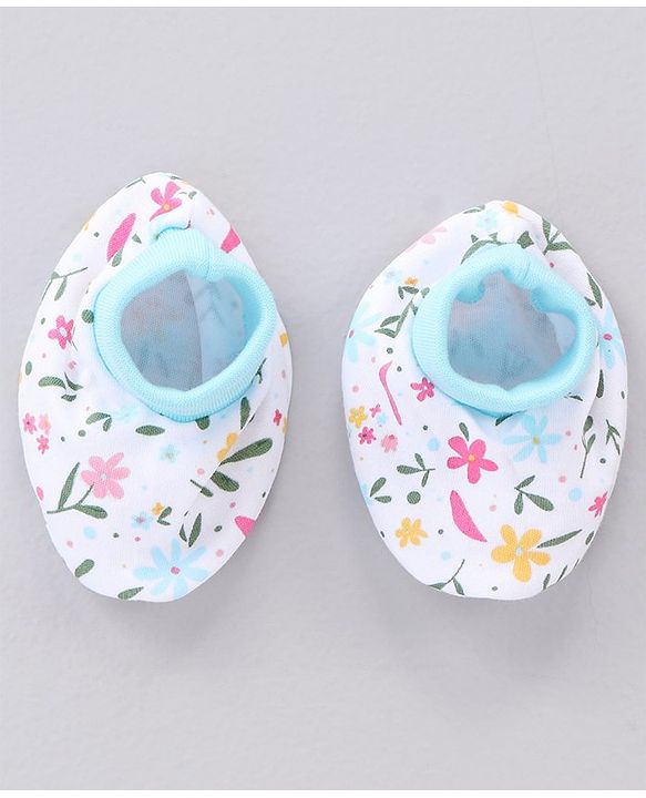 Babyhug 100% Cotton Cap & Mittens With Booties Floral Print Blue - Diameter 11.5 cm