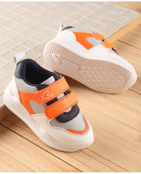 Sneakers with best sale velcro closures