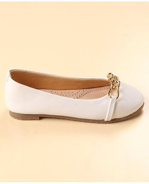 Cute Walk by Babyhug Slip On Solid Bellies with Chain Link - White