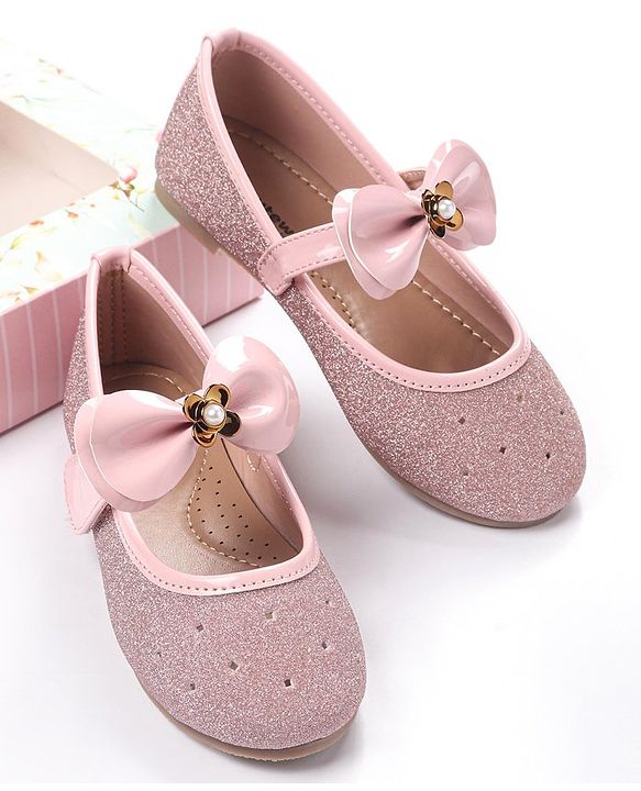 Cute Walk by Babyhug Bellies With Velcro Closure And Bow Applique - Pink