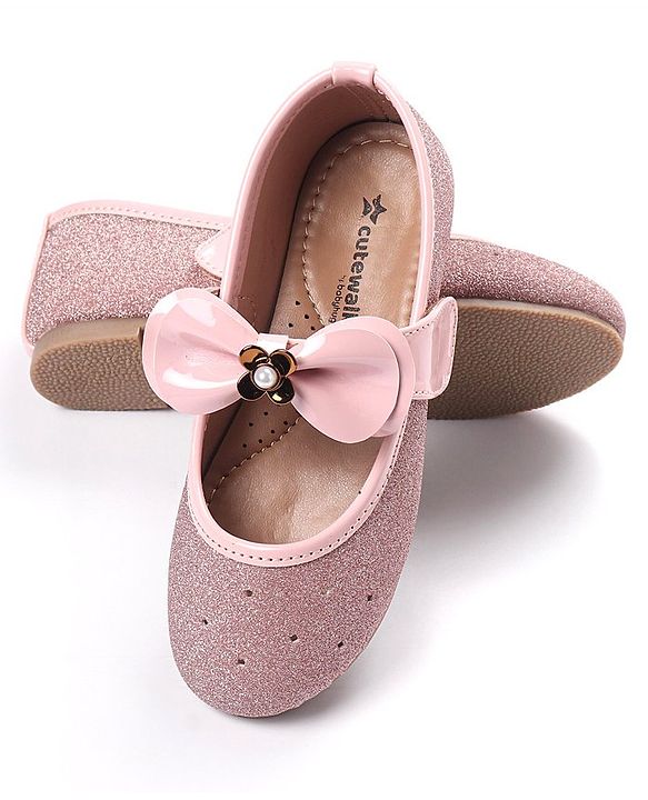 Cute Walk by Babyhug Bellies With Velcro Closure And Bow Applique - Pink