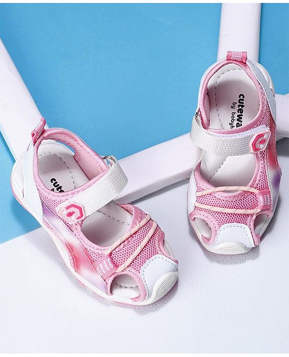 Cute Walk by Babyhug Velcro Sandals - White