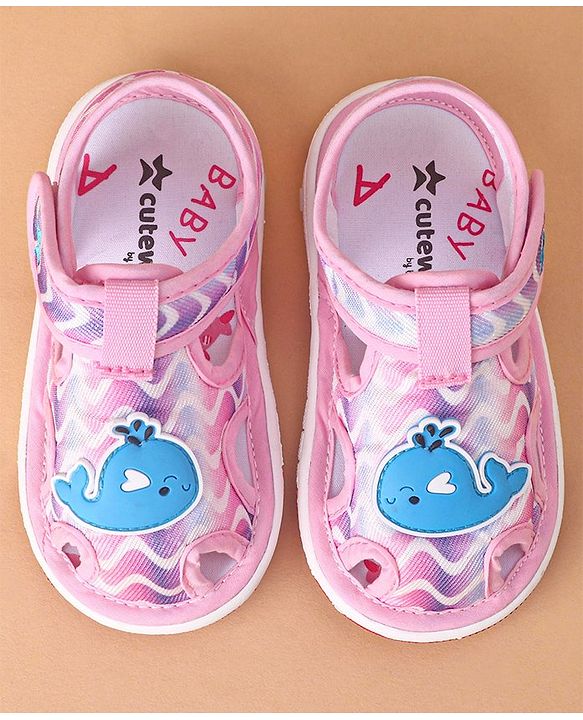 Cute Walk by Babyhug Velcro Closure Sandals Whale Patch - Pink