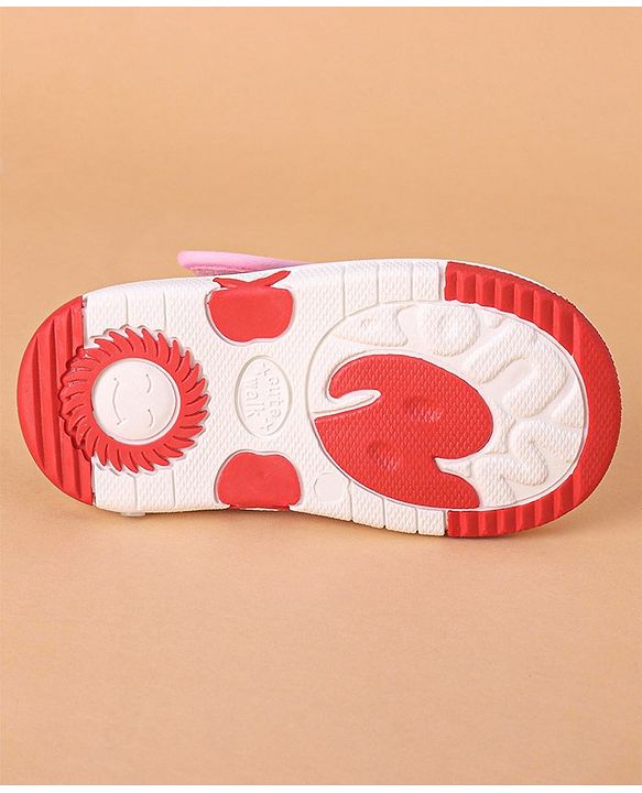 Cute Walk by Babyhug Velcro Closure Sandals Bee Patch - Pink