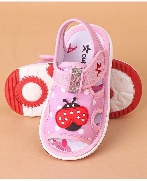 Cute Walk by Babyhug Velcro Closure Sandals Bee Patch - Pink