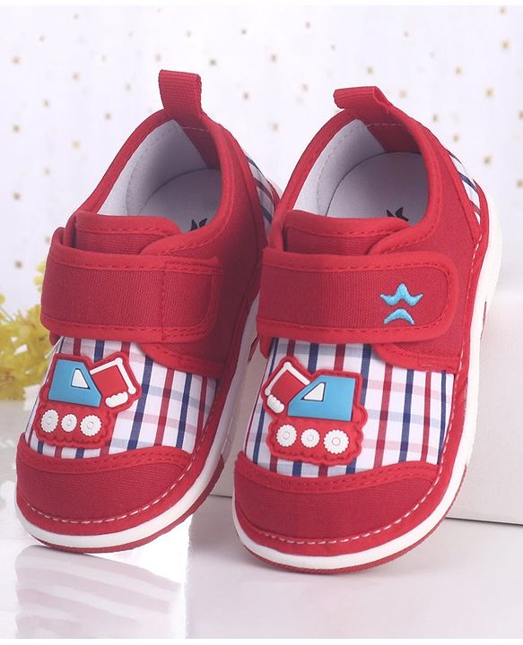 Cute Walk by Babyhug Velcro Closure Casual Shoes JCB Applique - Red