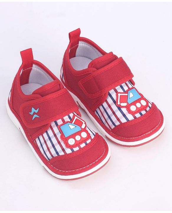 Cute Walk by Babyhug Velcro Closure Casual Shoes JCB Applique - Red