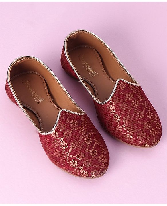 Cute Walk by Babyhug Slip On Embroidered Mojaris - Maroon