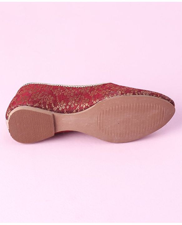 Cute Walk by Babyhug Slip On Embroidered Mojaris - Maroon