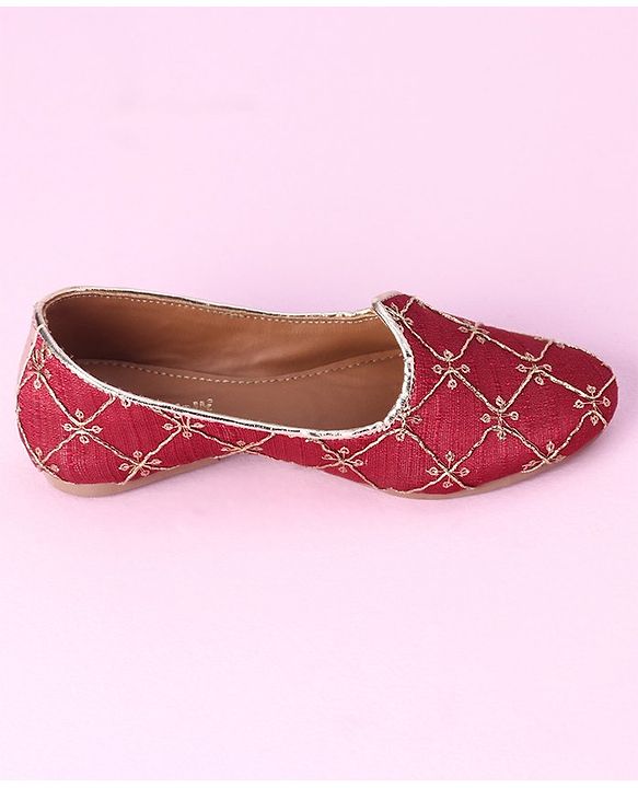 Cute Walk by Babyhug Ethnic Wear Mojaris - Maroon