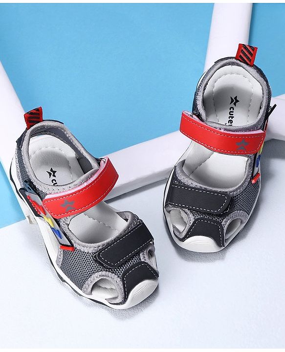 Cute Walk by Babyhug Sandals With Velcro closure - Black