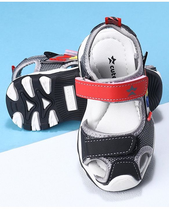 Cute Walk by Babyhug Sandals With Velcro closure - Black