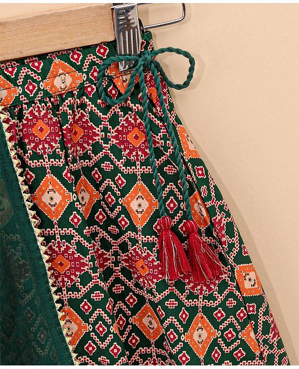 Babyhug Sleeveless Lehenga Choli and Dupatta Set Jaipuri Print - Red & Green