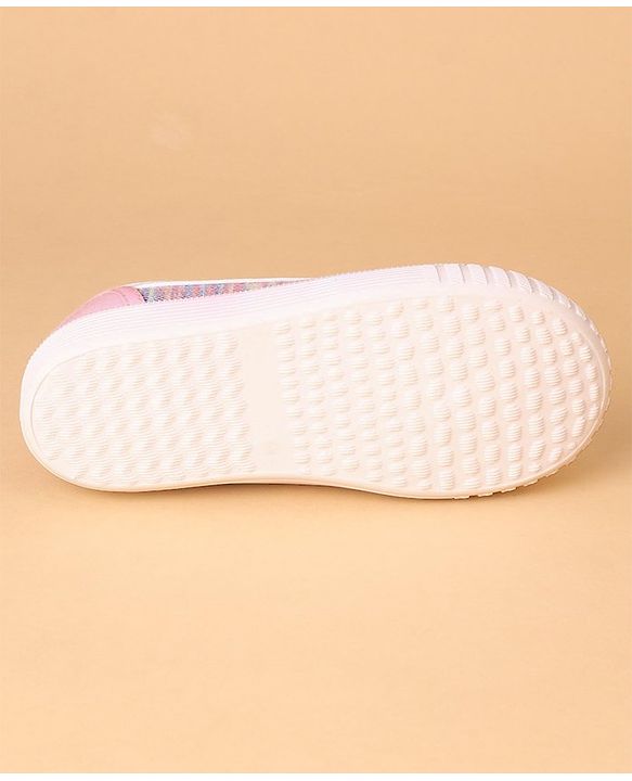 Cute Walk by Babyhug Solid Casual Shoes - Pink