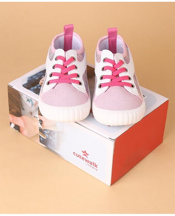 Cute Walk by Babyhug Solid Casual Shoes - Pink