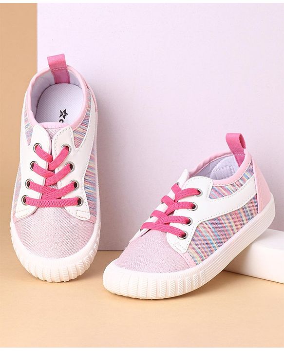 Cute Walk by Babyhug Solid Casual Shoes - Pink