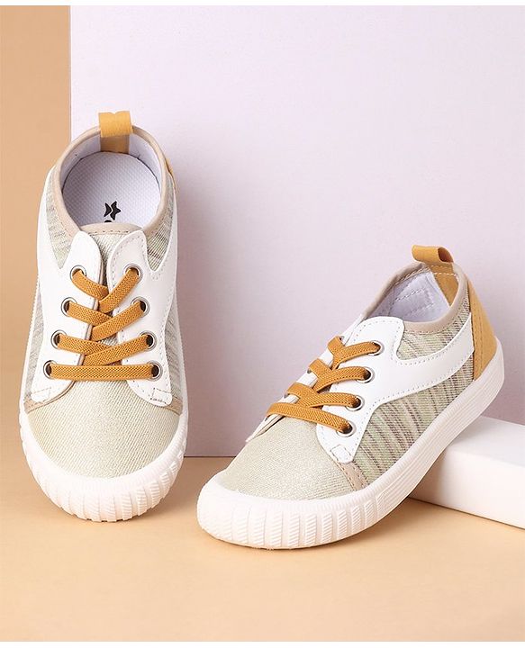 Cute Walk by Babyhug Solid Casual Shoes - Pink
