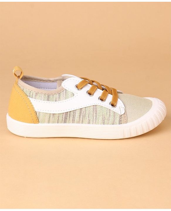 Cute Walk by Babyhug Solid Casual Shoes - Pink