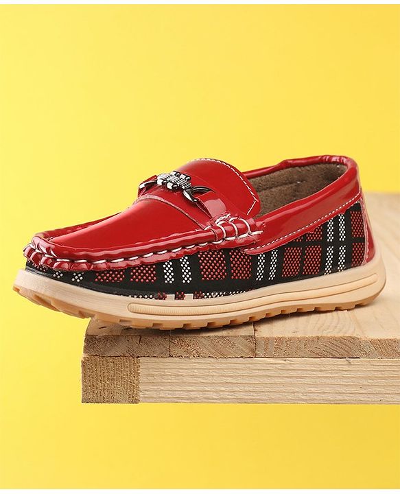 Cute Walk by Babyhug Slip On Checks Formal Shoes with Chain Link - Red