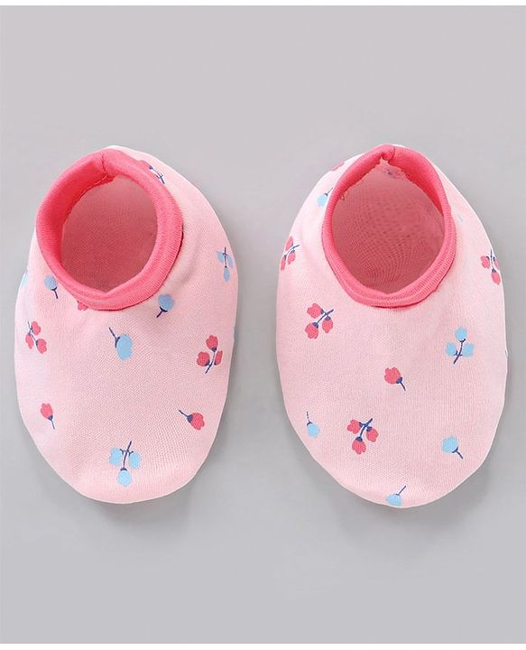 Babyhug 100% Cotton Cap Mittens & Booties Castle Print Pink - Diameter 11 cm