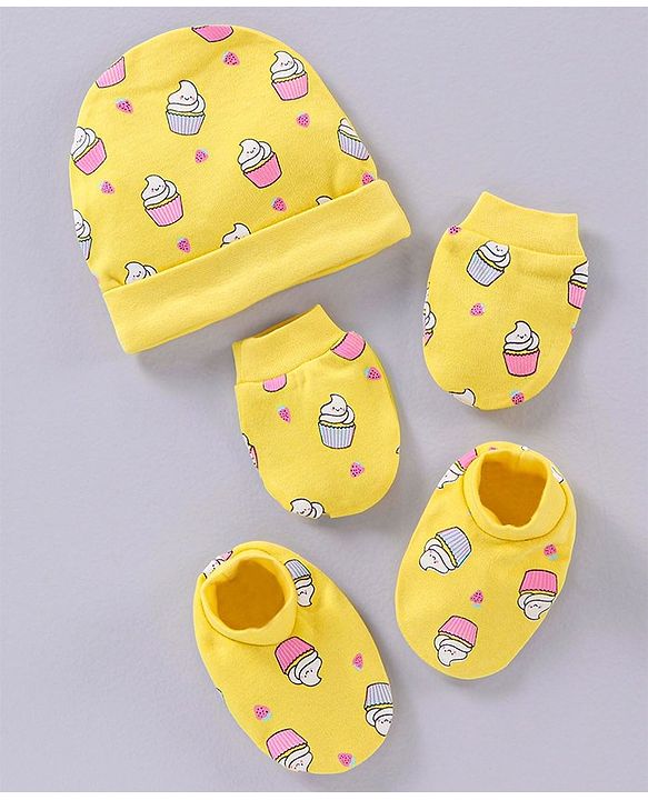 Babyhug 100% Cotton Cap Mittens & Booties Set Cupcakes Print Yellow - Circumference 33 cm