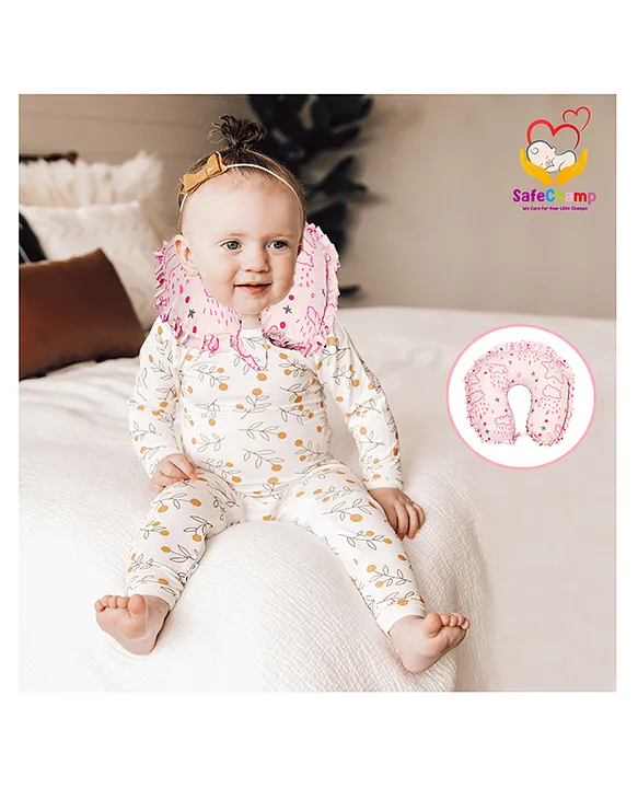 Infant neck outlet support pillow