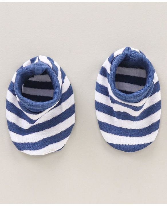 Babyhug 100% Cotton Mitten & Booties Cap - Diameter 10 cm