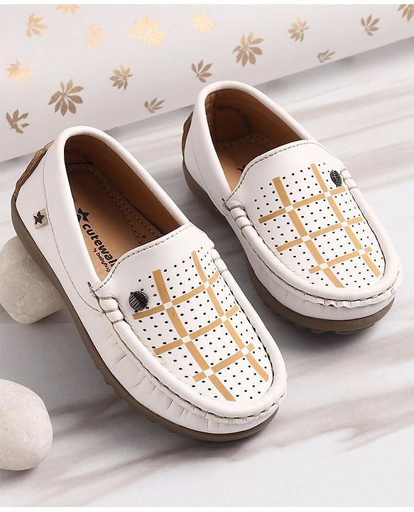Cute Walk by Babyhug Formal & Party Wear Shoes - White