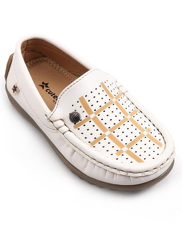 Cute Walk by Babyhug Formal & Party Wear Shoes - White