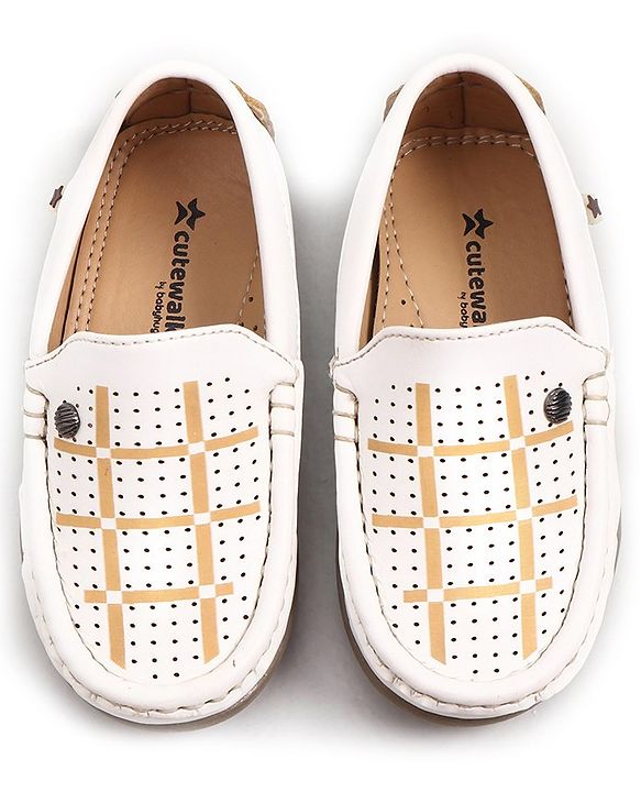 Cute Walk by Babyhug Formal & Party Wear Shoes - White