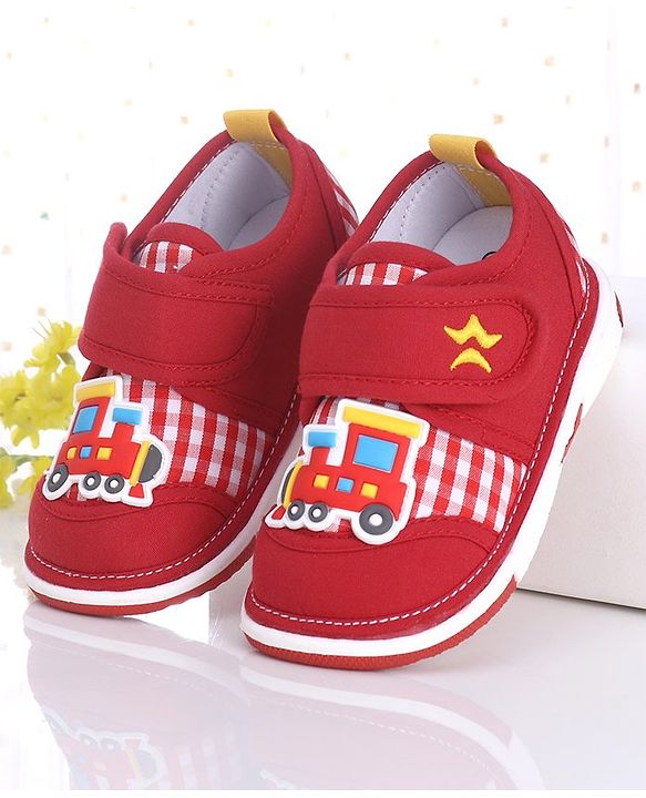 Cute Walk by Babyhug Casual Shoe With Velcro Closure Engine Patch - Red